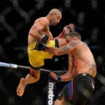 José Aldo Instagram – Se você não acabar com suas distrações, suas distrações vão acabar com seus objetivos.

Siga em frente! 💪🏽