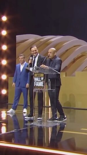 José Aldo Instagram - Faz uma semana que vivi um momento muito especial na minha carreira. 🙏🏼

Agradecer o carinho de todos os amigos e fãs. Vocês são combustíveis nessa estrada 👊🏼

#JoséAldo #HallOfFame #JuntosComAldo