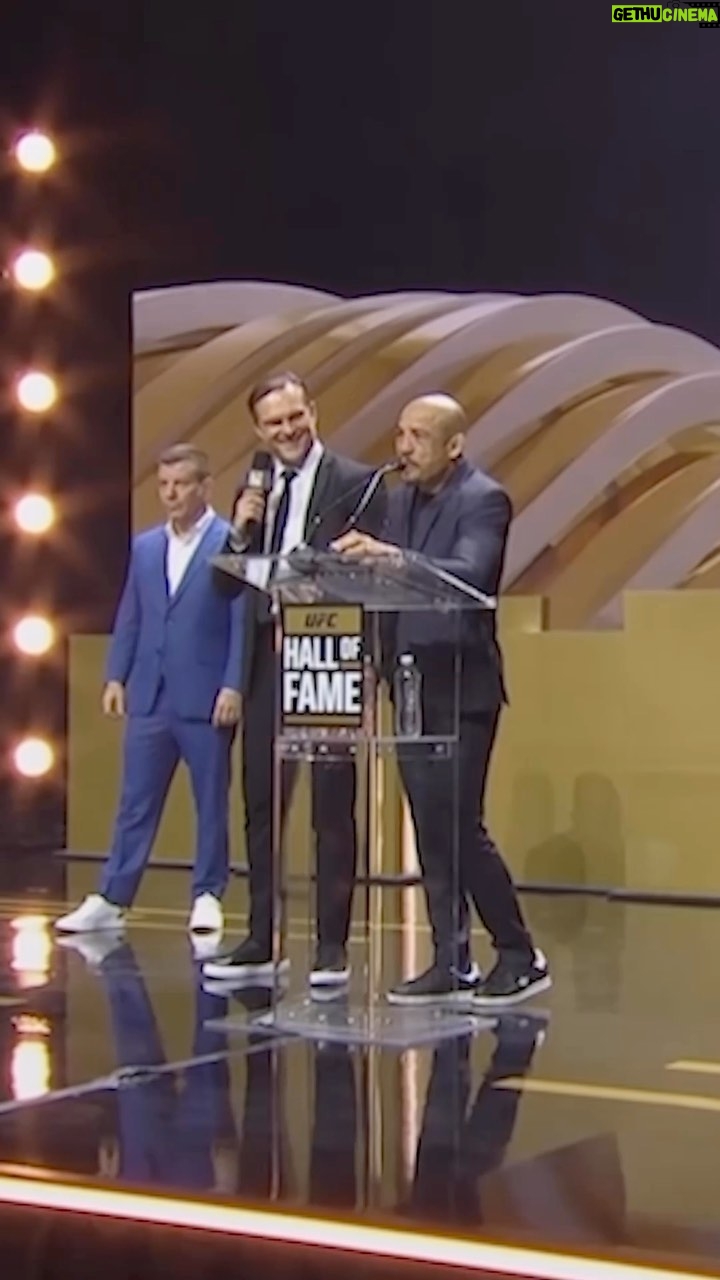 José Aldo - 10.5K Likes - Faz uma semana que vivi um momento muito especial na minha carreira. 🙏🏼
Agradecer o carinho de todos os amigos e fãs. Vocês são combustíveis nessa estrada 👊🏼
#JoséAldo #HallOfFame #JuntosComAldo