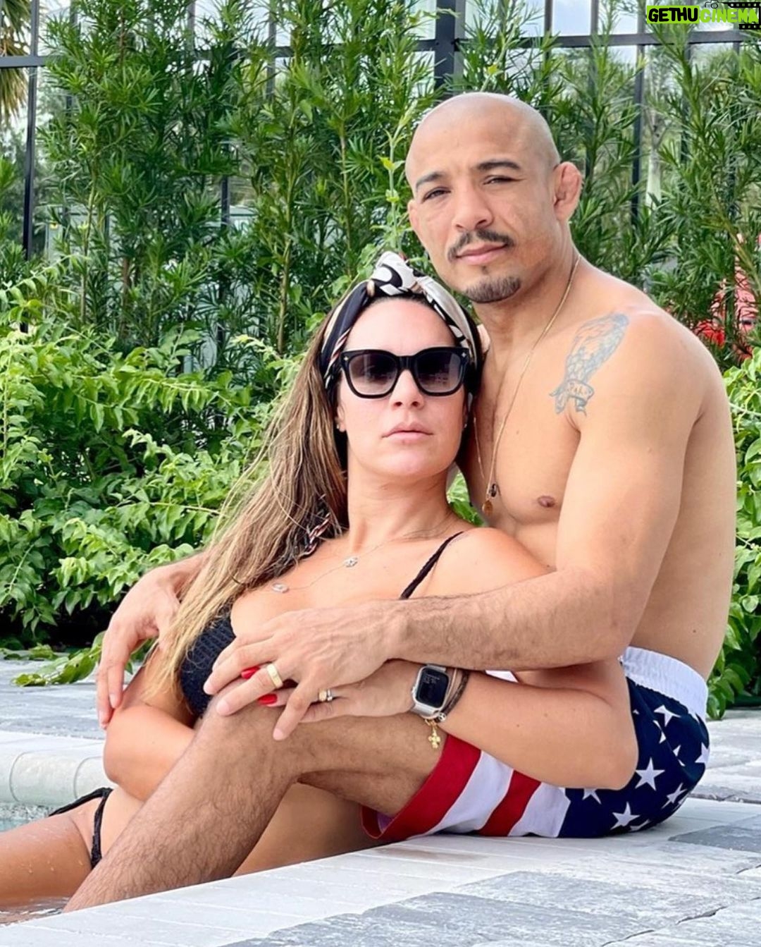José Aldo - 11.9K Likes - Feliz Dia.. namorada, esposa, parceira.
Minha parceira de vida! Obrigado por estar sempre ao meu lado!♥️