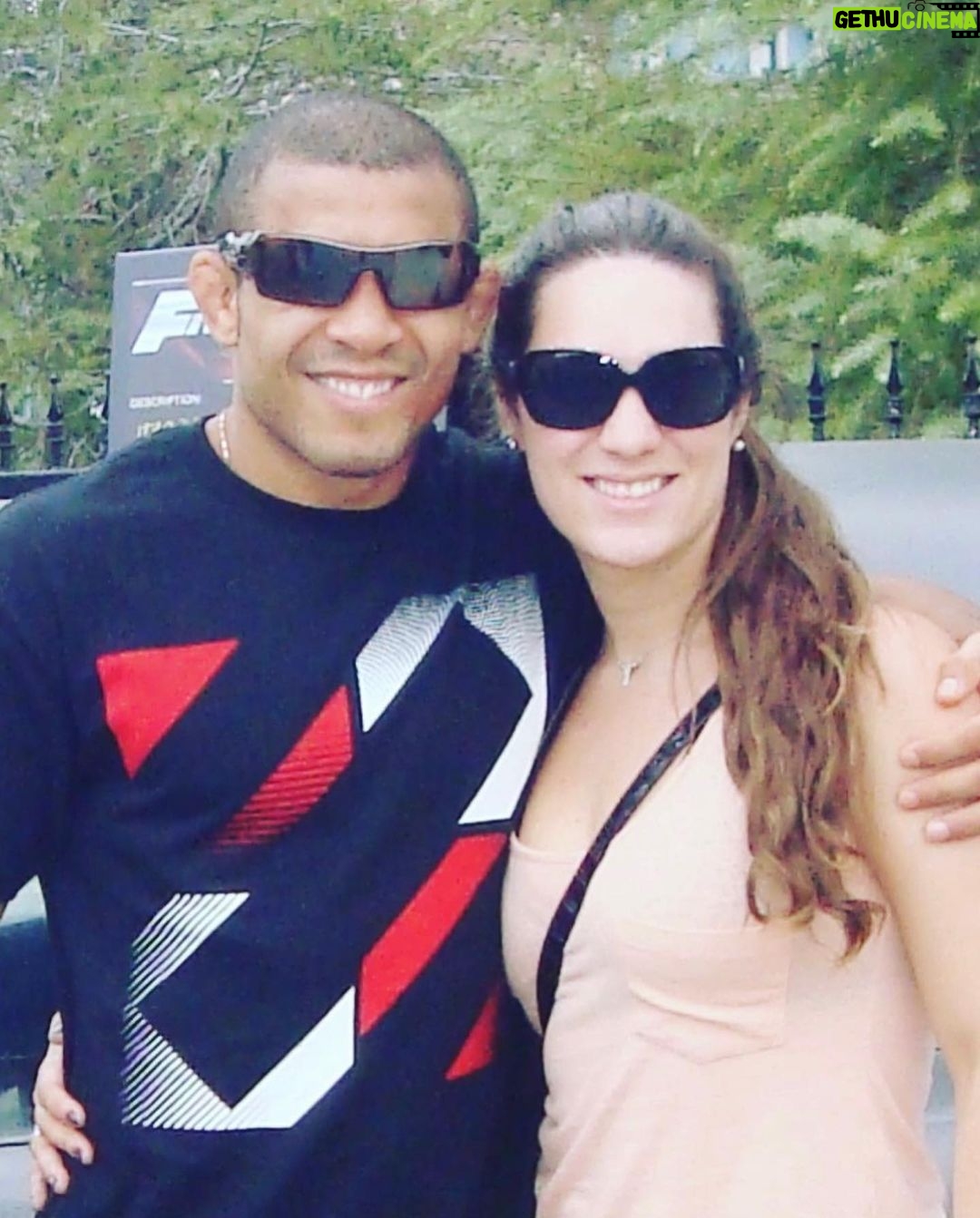 José Aldo - 11.9K Likes - Feliz Dia.. namorada, esposa, parceira.
Minha parceira de vida! Obrigado por estar sempre ao meu lado!♥️