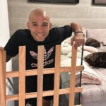 José Aldo Instagram - Habilidades que vocês não conhecem! 😅 Já cheguei de férias colocando a mão na massa aqui em casa. Ontem foi dia de construir esse portão. Curtiram? Mil e uma utilidades 😎