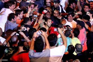 José Aldo Instagram - Comemoração que entrou para história. Rei do Rio! 

Há 12 anos fazendo essa defesa do cinturão, em uma luta que entrou pra história contra Chad Mendes