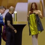 José Aldo Instagram – É com muita gratidão que hoje recebo o Hall da Fama aqui no UFC. 

Foram anos de dedicação, sacrifício, paixão pela luta e hoje estou aqui. Obrigado a todos que sempre estiveram ao meu lado… tudo que fiz é a certeza de que valeu a pena! 👊🏼 

It is with great gratitude that today I received the Hall of Fame here at the UFC.

It was years of dedication, sacrifice, passion for the fight and today I am here. Thank you to everyone who has always been by my side… all I did is the certainty that it was worth it👊🏼