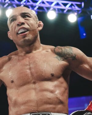 José Aldo Instagram - Maior peso-pena da historia do UFC em ação no SHOOTO BOXING🥊 @josealdojunioroficial 

The biggest featherweight in UFC history in action at SHOOTO BOXING🥊

📸: @m8sportsoficial 

#boxing #shooto #josealdo #godfather #m8sports