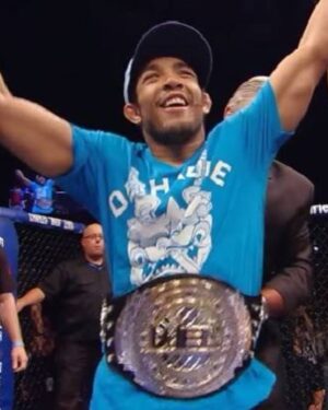 José Aldo Instagram - Em todo atleta existe um guerreiro. Muito importante parabenizar a todos nesse dia e lembrar que com garra e persistência sigam firme nos seus caminhos. 

Feliz dia do Atleta Profissional!💪🏽