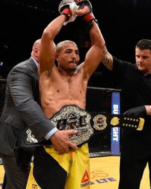 José Aldo Instagram - Em todo atleta existe um guerreiro. Muito importante parabenizar a todos nesse dia e lembrar que com garra e persistência sigam firme nos seus caminhos. 

Feliz dia do Atleta Profissional!💪🏽