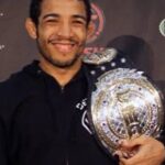 José Aldo Instagram – Em todo atleta existe um guerreiro. Muito importante parabenizar a todos nesse dia e lembrar que com garra e persistência sigam firme nos seus caminhos. 

Feliz dia do Atleta Profissional!💪🏽