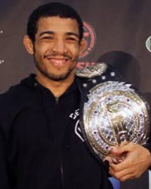 José Aldo Instagram - Em todo atleta existe um guerreiro. Muito importante parabenizar a todos nesse dia e lembrar que com garra e persistência sigam firme nos seus caminhos. 

Feliz dia do Atleta Profissional!💪🏽