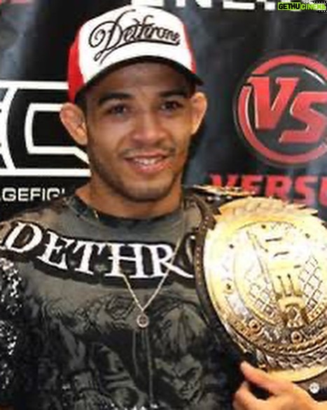 José Aldo - 12.4K Likes - Em todo atleta existe um guerreiro. Muito importante parabenizar a todos nesse dia e lembrar que com garra e persistência sigam firme nos seus caminhos.
Feliz dia do Atleta Profissional!💪🏽