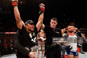 José Aldo Instagram - Comemoração que entrou para história. Rei do Rio! 

Há 12 anos fazendo essa defesa do cinturão, em uma luta que entrou pra história contra Chad Mendes
