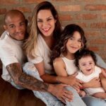 José Aldo Instagram – #tbt em família! Para lembrar que tá começando a maratona de férias ao lado dos meus ♥️