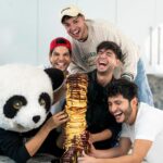 José Leonardo Broianigo Muñoz Instagram – La TORRE más alta DE HOTCAKES (pancakes) @losdenam @medicenyolo @nandoweee @pandaaventurero
•
⚠️(Advertimos que NO hubo ni el más mínimo desperdicio de alimentos fue el desayuno y merienda de nuestros equipos de trabajo)⚠️

•
INGREDIENTES:
▪️24 huevos.
▪️2 litros de leche.
▪️24 tazas de harina de trigo.
▪️1/2 taza de mantequilla derretida.
▪️1/4 de taza de sal.
▪️1/2 taza de azúcar.
▪️Chocolate para untar. 
•
#receta #hotcakes #pancakes #yoloaventuras #losdeñam