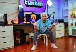 José Leonardo Broianigo Muñoz Instagram - Ahora soy streamer 😳 Después de 5 años en Youtube, decidí entrar en otro mundo, asumir nuevos retos. Sé que será un largo camino, pero todo saldrá bien gracias al cariño de ustedes. Estoy ahora mismo en directo en mi canal, búscalo en mi bio o en el buscador de Twitch como Nando. Los amo 💕