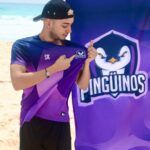 José Leonardo Broianigo Muñoz Instagram - Bonitos y gorditos muchachos 🐧 Los pingüinos no pueden volar, no pueden saltar, tampoco intimidan o dan miedo; pero trabajamos en equipo y eso es suficiente! Si ganamos, me hago un tatuaje de un pingüino chiquito 💕 Feliz en el #SummerKamp 💜 Cancún, Quintana Roo