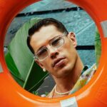 José Loreto Instagram - Hoje é dia do fã e quero agradecer o tanto de carinho que tenho recebido pelos trabalhos que tenho feito. Uns reconhecem personagens antigos, outros os mais recentes, parabenizam minha trajetória, sempre com a sinceridade de quem foi cativado, convencido pela minha brincadeira de mentir de verdade. Recebo cada sorriso nas ruas que me realizam profundamente e me confirmam um dos meus propósitos nessa jornada linda da vida! Obrigado por tanto e agora me diz aí: Quantos corações mereço por esse look verão que usei hoje no @maskedsingerbr ??? Com amor do José, Zé, Zezinho, Loreto, Loretinho, José Loreto 🤍 Obs: não tenho fã clube, mas a minha fã número 1 se chama Bella Loreto
