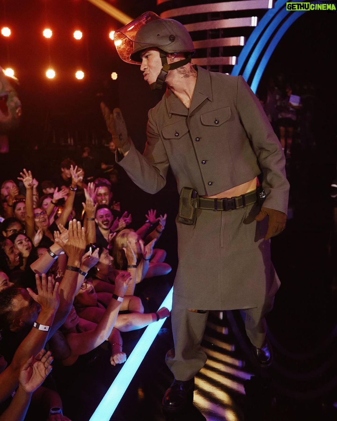 José Loreto - 10.7K Likes - Soldado já no palco do @maskedsingerbr pronto para brilhar ✨