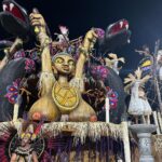 José Loreto Instagram - Lembranças. Sorriso largo. Brilho nos olhos. Todo carnaval tem seu fim. Feliz ano novo meu povo.
