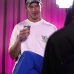 José Loreto Instagram – Investigadora e ENTREVISTADORAH! 😎💅 Nada como um dia cheio de fofoca e informações com o LINDO do @joseloreto… 🥰 Caí de amores em TODOS os xavecos e piscadelas do nosso J-Lo brasileiro. E, tirei uma casquinha, ME JULGUEM! 😻 AMARAM? #TheMaskedSingerBr