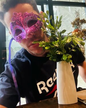José Loreto Instagram - Aguentei o ritmo do carnaval baiano!! 🙌✨🎉
Obrigado @wishhoteldabahia pelo carinho mais que especial. Um hotel tombado como Bem Cultural do Estado, uma fusão da história e da sofisticação. Fui muito feliz aqui. Volto logo. Gratidão!

#vivaabahia 
@wishresorts