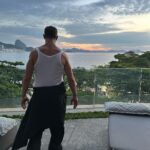 José Loreto Instagram - Dia de baile bebê!!! Meus preparativos e meu descanso no @fairmontrio 🖤✨