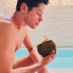 José Loreto Instagram - Dia de princeso!!! 🌬️🤍 @aigaispa