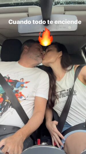 José María Listorti Instagram - Vacaciones! Estamos 24/7 con los chicos, y hasta lo más insólito nos despierta PASIÓN! 🔥🔥🔥#humor #parejas #parejasenamoradas