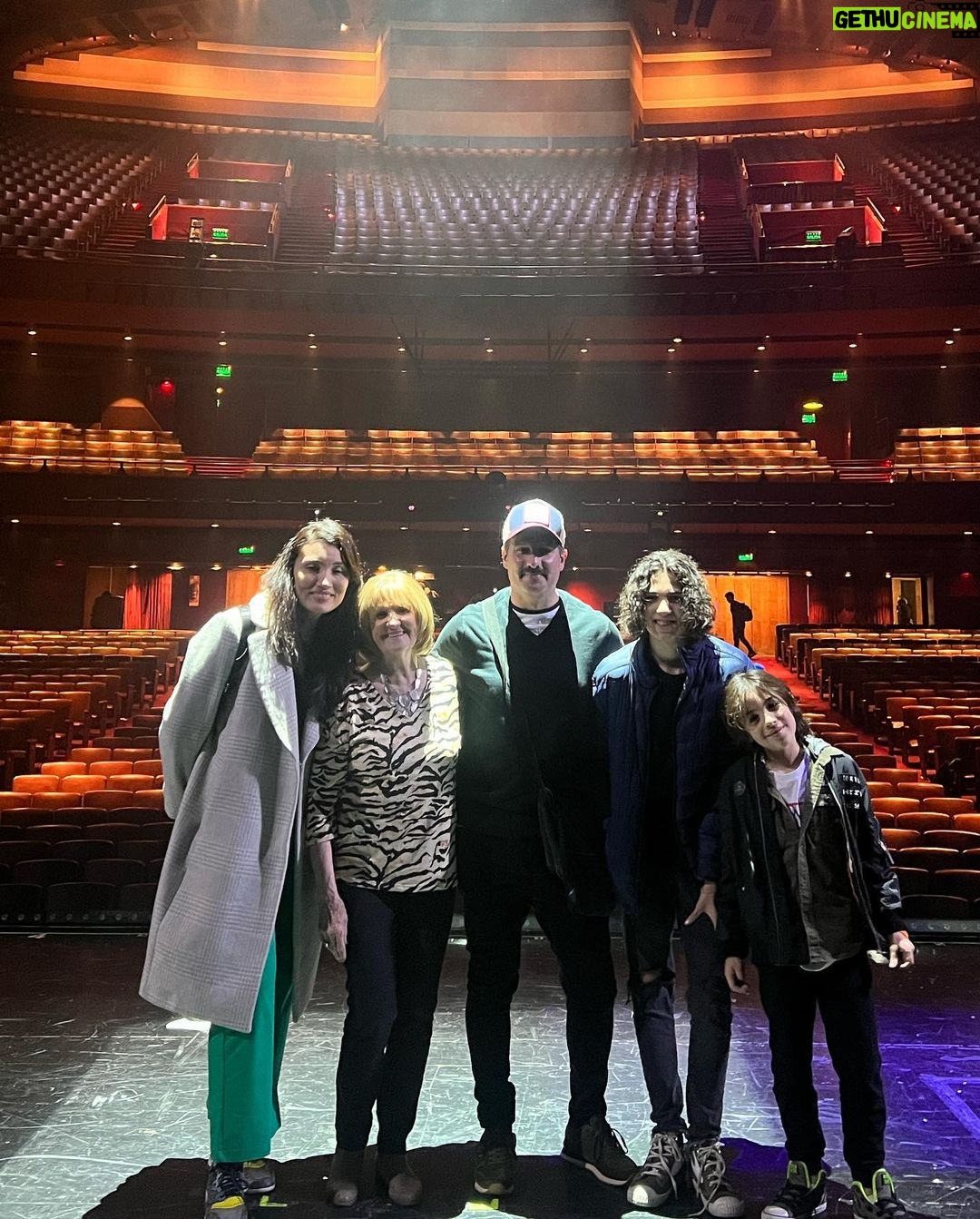José María Listorti Instagram - HOY ES EL GRAN DÍA! Hoy debutamos con una obra increíble! Que placer formar parte de este MEGA MUSICAL! Un desafío enorme! Una oportunidad para demostrar otra faceta. Es indescriptible la emoción y la alegría q sentimos en las Pasadas generales con Público! Es una fiesta! Una experiencia maravillosa!!
