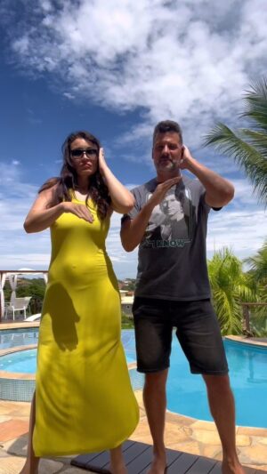 José María Listorti Instagram - Bailamos, nos divertimos! Vivamos intensamente q la vida pasa volando. Somos inmensamente felices! Gracias @pousadapelicanobuzios por la atención! Gracias @may_ariadna por tu organización IMPECABLE!! #baile #travel #viajes