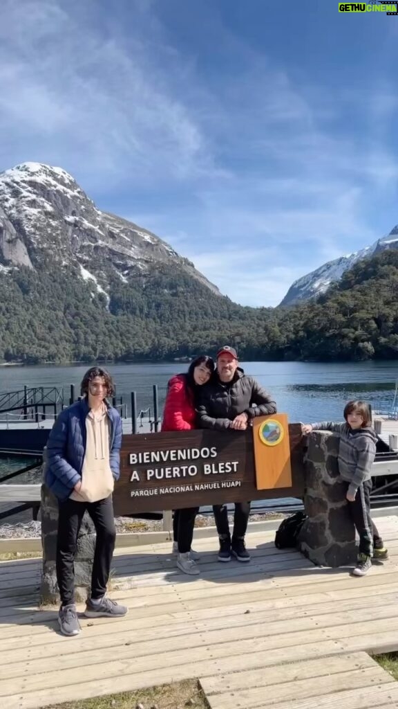 José María Listorti Instagram - Siempre hay un rinconcito nuevo de nuestra Argentina para seguir maravillándome. Bariloche es una ciudad IMPRESIONANTE! Y disfrutarla en familia es algo inolvidable! @barilochear @turisurbrc
