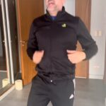 José María Listorti Instagram - ¿Son de los que les gusta estar en modo zapatillas 24/7? Entonces no se pueden perder esta promo increíble de Coppel con variedad de marcas y estilos para toda la familia. @coppelarg 👉🏼 Cuotas sin interés con tarjetas de crédito 👉🏼 Hasta 8 cuotas fijas con tu Crédito Coppel. 👉🏼 Envío a domicilio gratis #coppelargentina #zapatillas #zapas