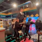 José María Listorti Instagram – Ayer grabamos el último programa de @supersupertv Como verán en el vídeo habia un clima hermoso entre productores, técnicos y artística. Fue una experiencia maravillosa. Nos divertimos mucho haciéndolo. Y con este programa termino una etapa muy importante de mi vida y de mi carrera. Dejo de trabajar en @lafliaok AGRADECIDÍSIMO por todos estos años de trabajo y todo lo q aprendí! Gracias @marcelotinelli por tu generosidad, por tantos años juntos, por tus palabras, por tus consejos! Gracias @elchatoprada @hoppefede por todo lo anterior y además por su amistad! Casi 30 años de mi vida compartiendo juntos! ❤️❤️❤️