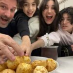 José María Listorti Instagram – Si @mccainargentina ya me había sorprendido, ahora con estos nuevos lanzamientos quede loco!! Que mejor para este frío que merendar con unos panes de queso o desayunar con unos wafles! Todos estos productos los pueden conseguir en la tienda de Mccain  tiendamccain.com.ar

@mccainargentina @fornodeminasargentina