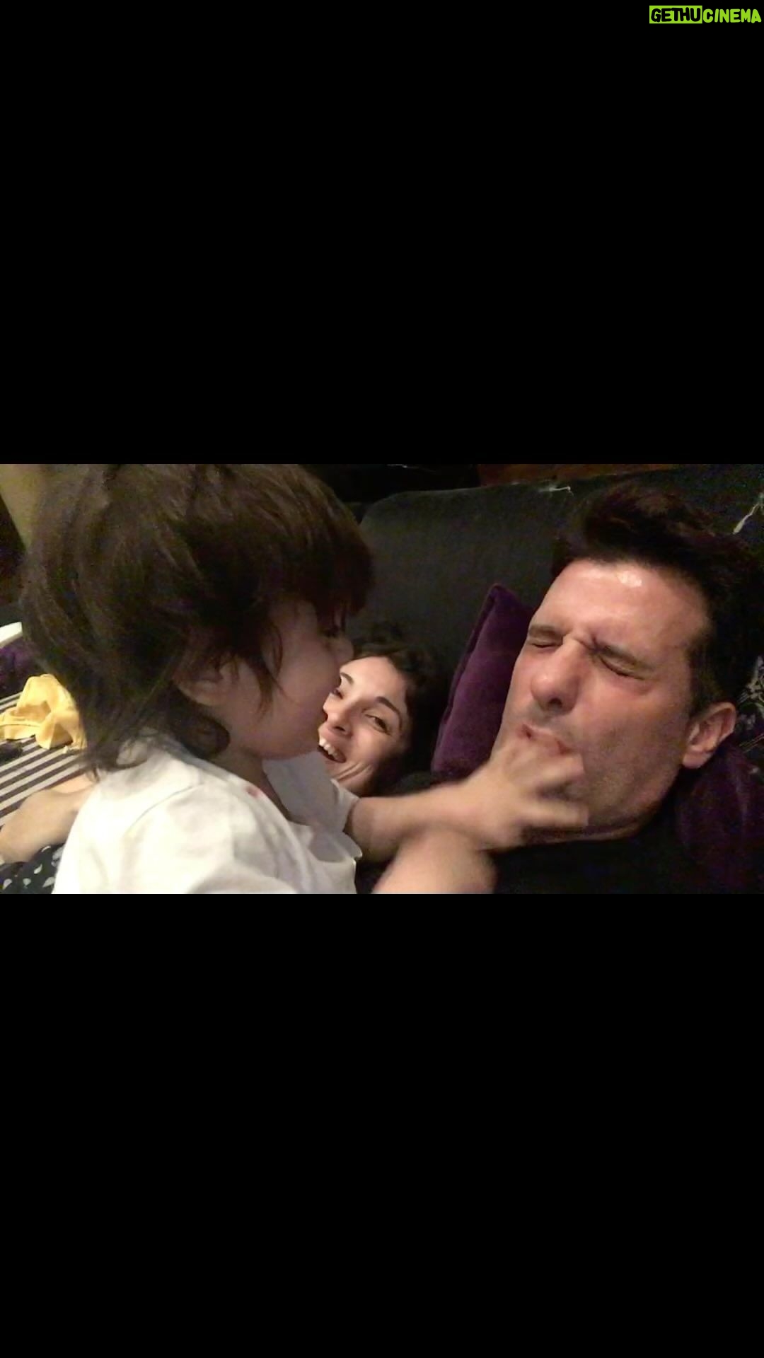José María Listorti Instagram - Hoy es el Día del Padre, y son nuestros hijos los q dia a día nos enseñan de que se trata ser papá tenemos grabados momentos y recuerdos felices , pero son esas cosas y momentos q no alcanzamos a grabar las q duran aún más para siempre en el corazón . Intentare siempre poder estar y cuando ya no pueda hacerlo porq Dios así lo quiera solo recuerden hijos míos q fue con amor que lo intente todo. #diadelpadre