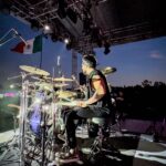 José Ron Instagram – La vida sin música no es vida 😜😎 

Ese día fue una tocada muy especial… haber estado ahí en campo Marte con la bandera de México 🇲🇽 como testigo lo hizo muy especial, y si le sumo, tenía enfrente el Auditorio Nacional… Y si, muchas cosas pasaron por mi cabeza✨ 😂🤯 (paso a paso y tiempo al tiempo) 😎 
-Siempre estaré agradecido de hacer lo que amo y me apasiona 🙏🏼⚡️
Gracias bro @_eldanigarcia por capturar estos momentos. 
@koktel.band 🫶🏻❣️ Campo Marte