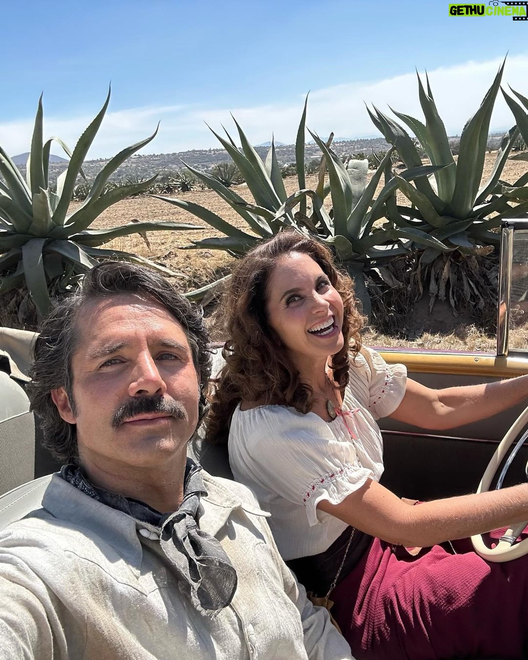 José Ron Instagram - Aquí con la famosísima Caponera… ❣️ Un bello recuerdo para los que ya vieron la serie🥹 Si la estás viendo ,, uff agárrate con lo q viene… Si no la has visto, que esperas, de lo que te estás perdiendo ☺️🫶🏻☄️ Zempoala, Hidalgo