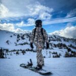 José Ron Instagram – Hay muchas formas de disfrutar la vida , viajar es una de mis favoritas ❄️