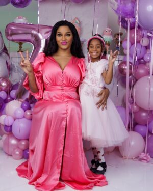 Joseline Hernandez Instagram - My baby is 7 and I've been crying all day 😌😌😌 #happybirthday #doitlikeitsmybday HAPPY BIRTHDAY TO THE SWEETEST GIRL IN THE WORLD BONNIE'BELLA 🎉🥳🥳🥳🥳🥳🥳🥳🥳🥳🤩🤩🤩🤩🤩🤩🤩🤩