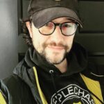 Joseph Gordon-Levitt Instagram - Black and yellow black and yellow black and yellow
