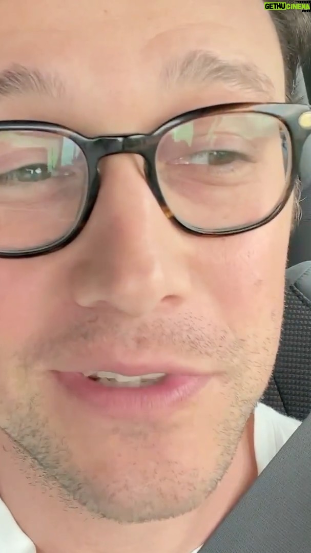 Joseph Gordon-Levitt Instagram - Wishing you all a Happy Valentine’s Day from me and @hitrecord ❤️🔴