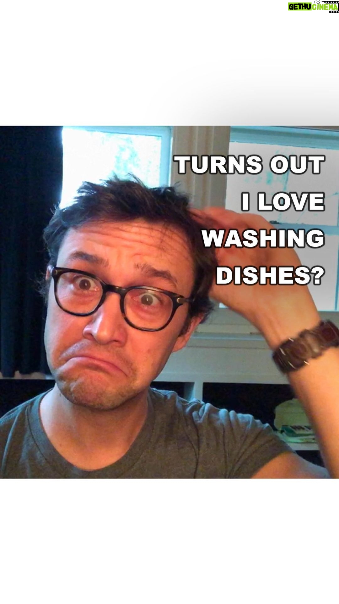 Joseph Gordon-Levitt Instagram - What’s one little thing that you’ve come to appreciate lately? Something you took for granted before? For me it's washing dishes. I don't normally do it that often. Turns out I like it; I find it kinda meditative. Tell me yours on @HITRECORD: https://bit.ly/2WfKAei