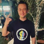Joseph Gordon-Levitt Instagram – @iatse #VoteYes Film crews are some hard working badass sweethearts, and deserve our support!