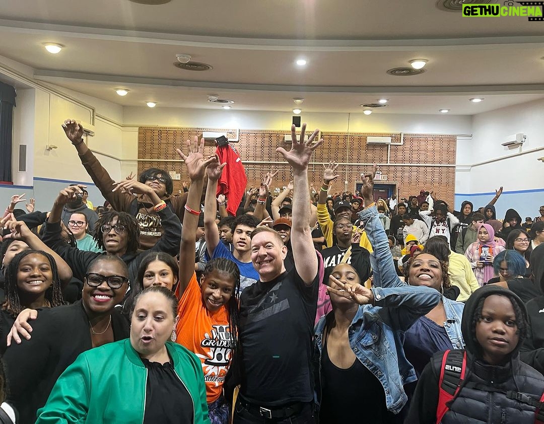 Joseph Sikora Instagram - I WILL GRADUATE DAY NYC, the largest youth empowerment and education program is back with a 💥 for the 2023/2024 school year! So proud to be part of this amazing program! This year’s theme is "YES I CAN" and it features a 5 Borough College & Career Tour, designed to uplift, motivate, and ignite the passion for learning in all students! #NextGeneration The School For Classics: An Academy Of Thinkers