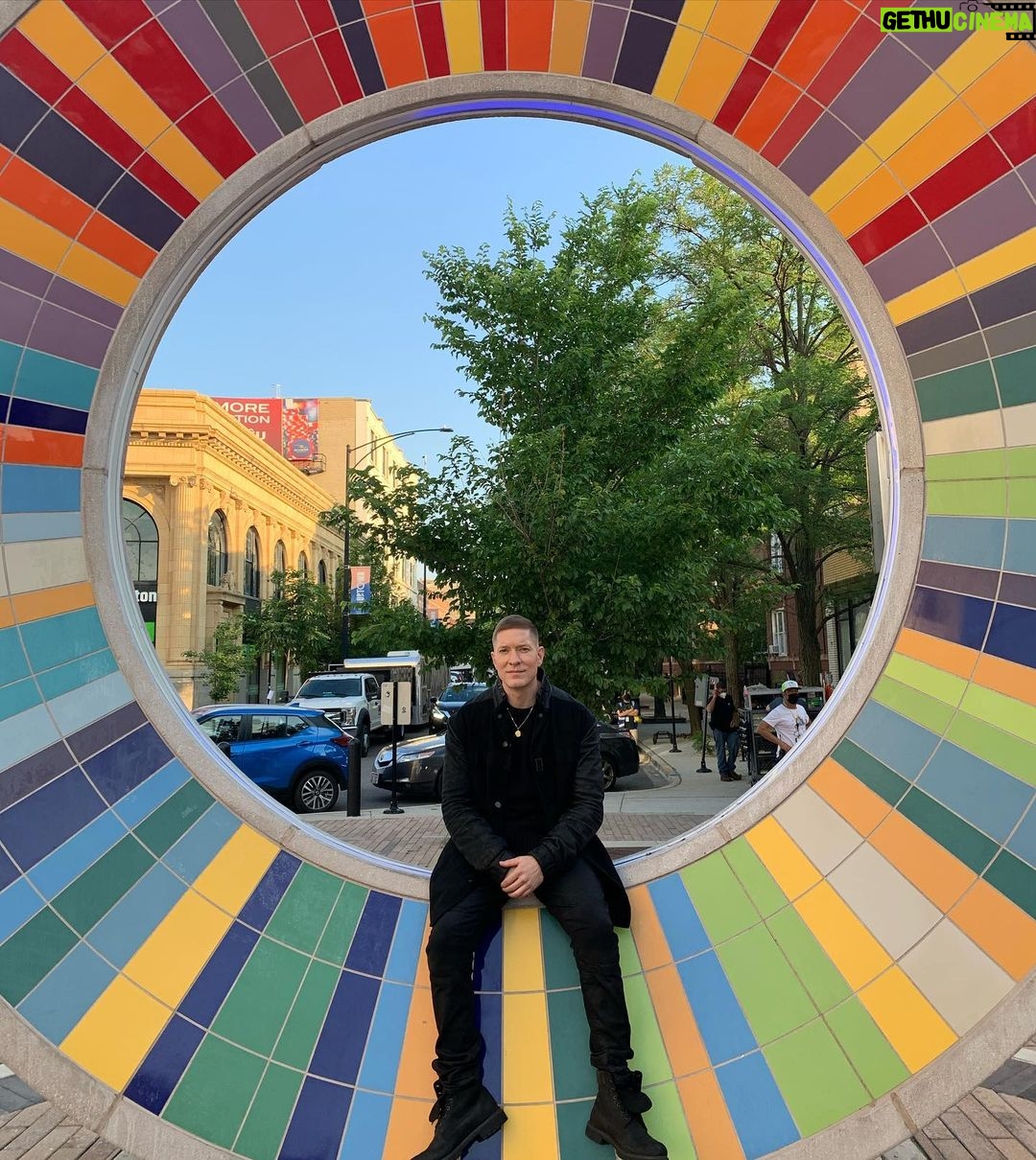Joseph Sikora Instagram - Proud of the work we’re doing on Power Book: 4ce 🔥 Just did a scene with @isaackeys . Wait till you see what he did🚨🚨🚨. Right in the bullseye 🎯 @bartwenrich150 @municptp Chicago, Illinois