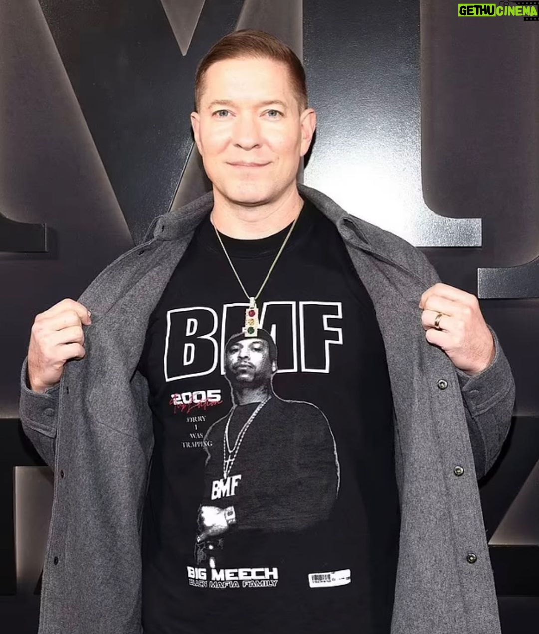 Joseph Sikora Instagram - Had a great time celebrating the BMF cast and crew 🙏🏼 @tvsrandyhuggins @heather_zuhlke I show up for my people ‼️ Los Angeles, California
