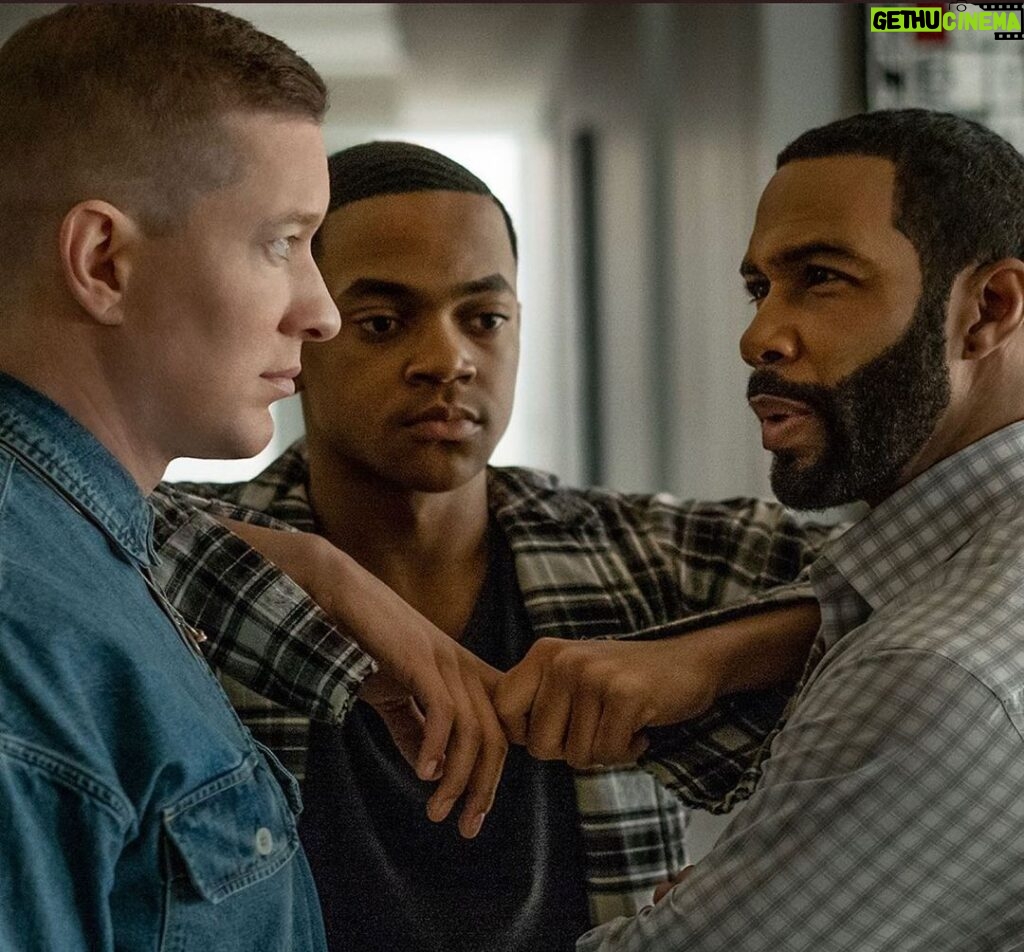 Joseph Sikora Instagram - “So wait, you’re tell’n me there’s no POWER, Book IV: Force on this week?… the fans are gonna be damn mad. Think Tommy… 🤦‍♂️!” - “Yeah, Uncle Tommy, this might not be a good look.” Ok, if you’re like Ghost and Tariq and are not happy about this bye week, I PROMISE the last two episodes are 🔥🔥. @omarihardwickofficial @michaelraineyjr @forcestarz @power_starz Manhattan, New York