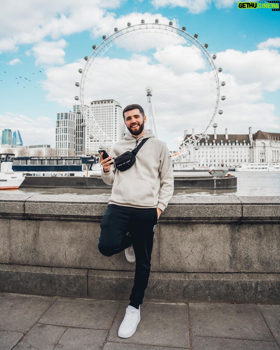 Josh Bradley Instagram - AD The last year has been difficult for everyone with not being able to see your family and friends. @SpotifyUK Premium Referral program is the perfect way to help you reconnect with your family and friends by being able to send them 2 months of FREE Spotify Premium if you yourself are a Premium user. There is no reward for referring your code to someone apart from an act of kindness, so if you're feeling generous head over to my Stories to find out more info! Tag a friend that you’d refer? #SayHi • Referral link is only for friends new to Premium and who consent to receive it. Monthly fees apply after trial. Link expires if you cancel your subscription. T&Cs apply. London, United Kingdom