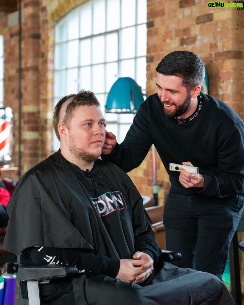 Josh Bradley Instagram - A whole new meaning to headset hair 🎧 London, United Kingdom