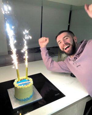 Josh Bradley Instagram - Thank you everyone for 4 Million Subscribers! 💙