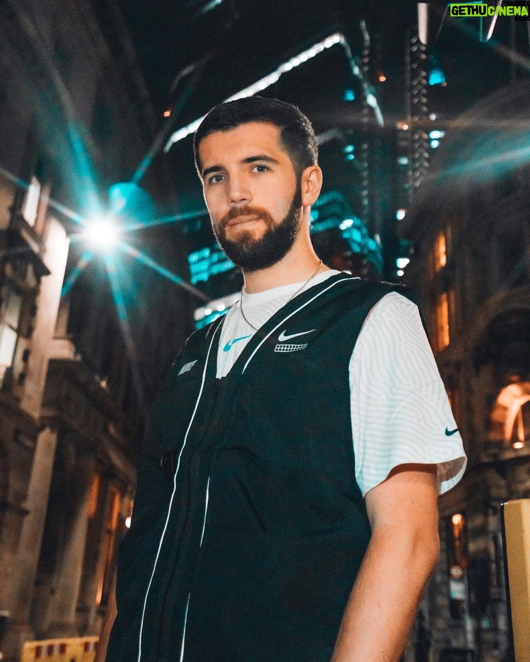 Josh Bradley Instagram - Wanna be in with the chance of winning a PS4 Pro? All you need to do is follow @jdofficial and LIKE and COMMENT on this post to be in with the chance of winning. Comp ends 09.08.20 #AD London, United Kingdom